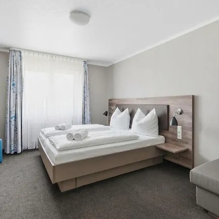 Hotel & Tagungszentrum - Hessenhoefe 3*